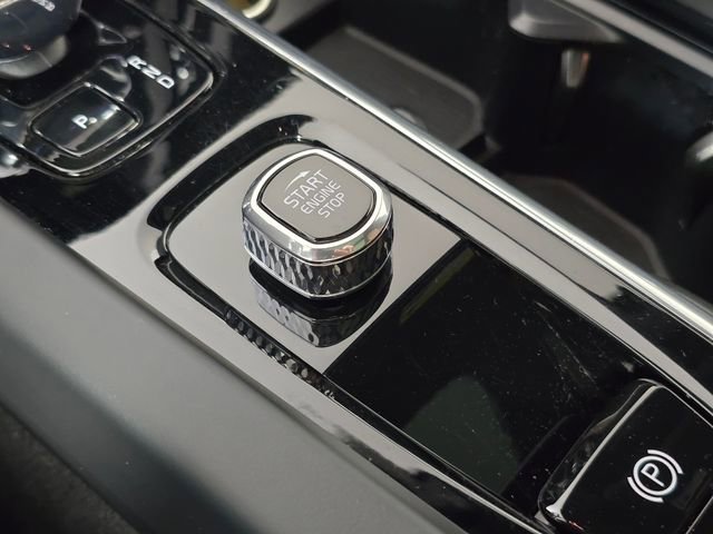 Used 2023 Volvo XC60 T8 Ultimate w/ Climate Package image 37