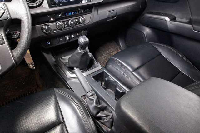 Used 2019 Toyota Tacoma TRD Off-Road w/ TRD Premium Off Road Package AWD/4WD image 12