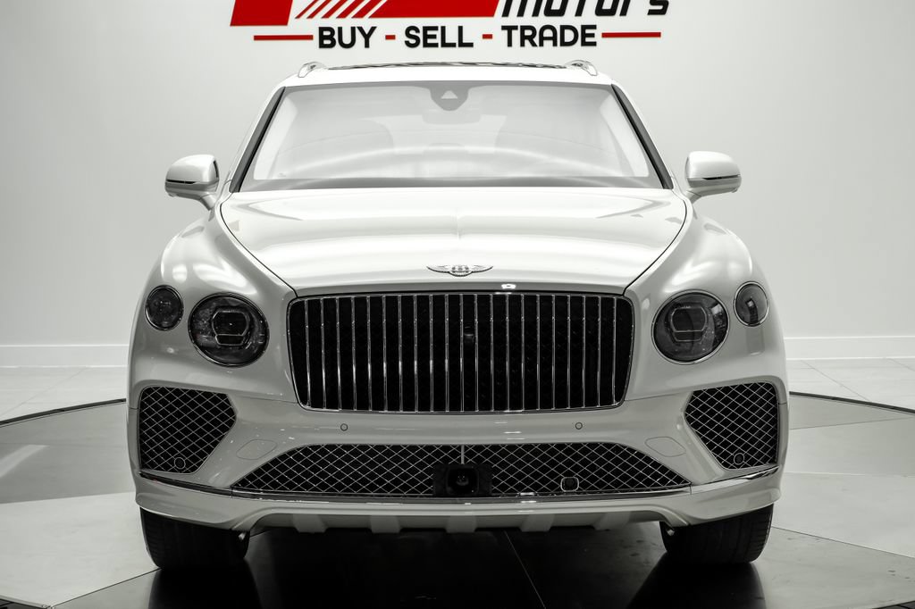 Used 2024 Bentley Bentayga AWD/4WD image 2