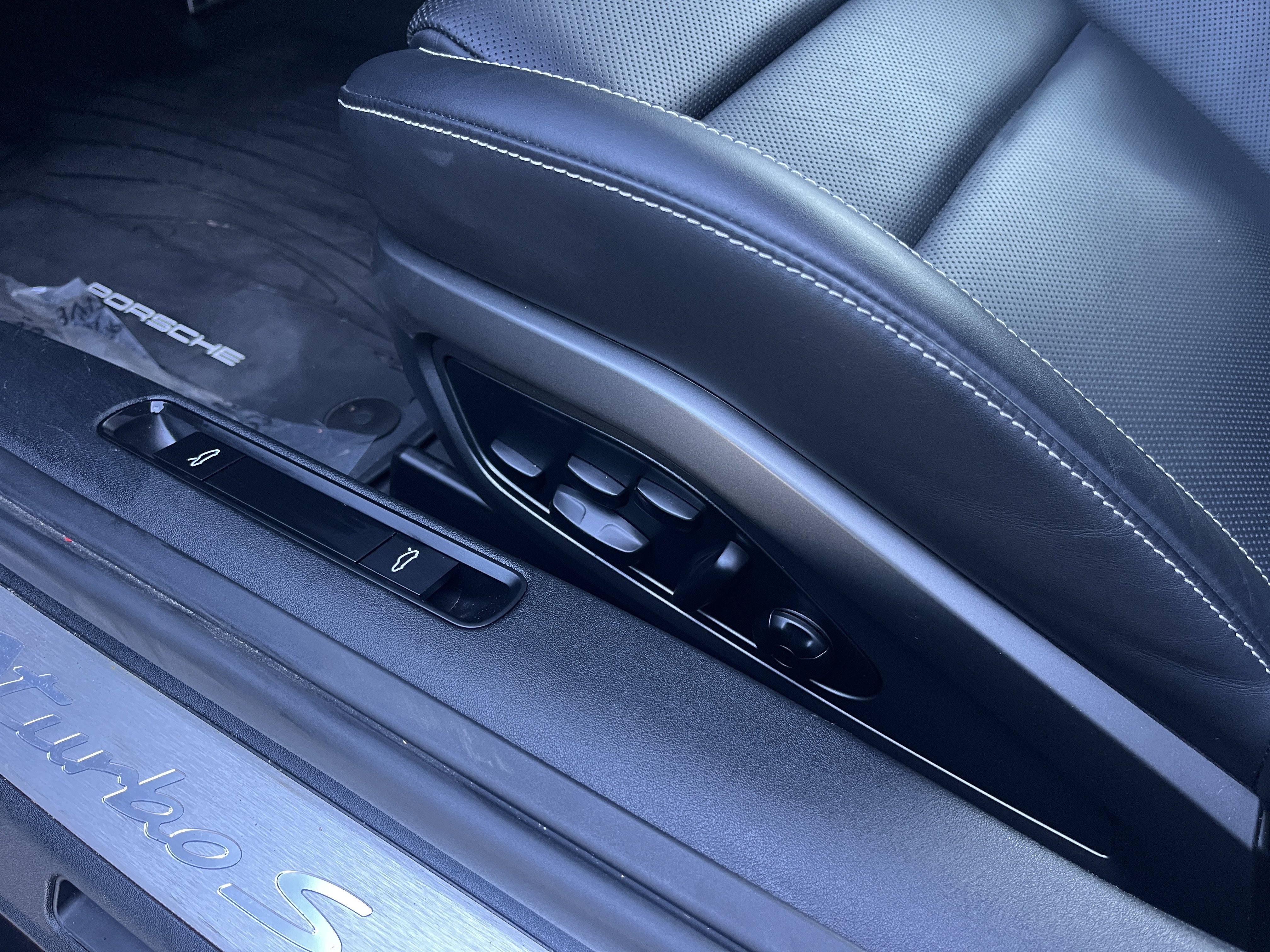 Used 2021 Porsche 911 Turbo S image 17