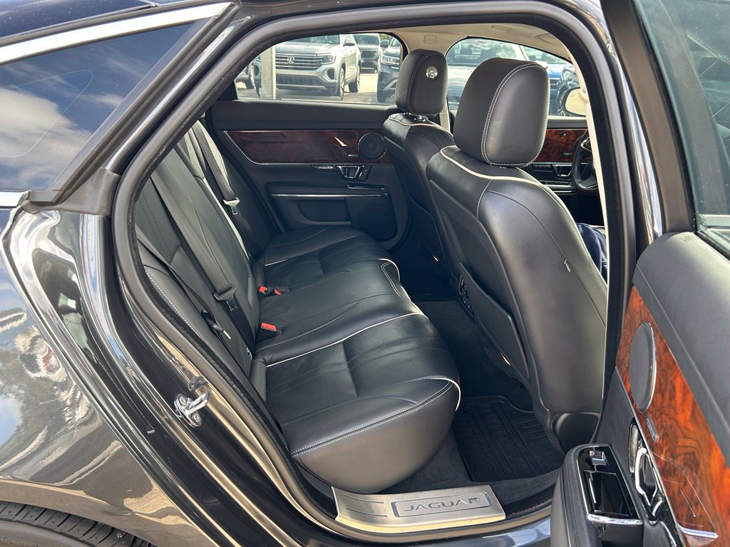 Used 2018 Jaguar XJ R-Sport RWD image 45