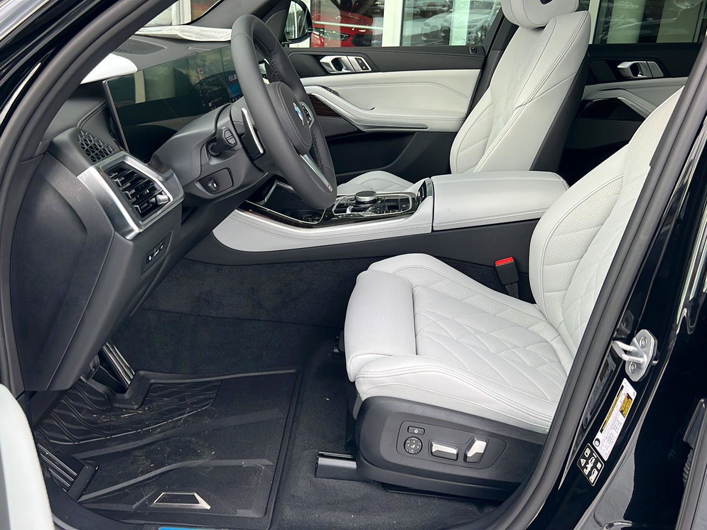 New 2026 BMW X5 xDrive40i w/ M Sport Package image 10