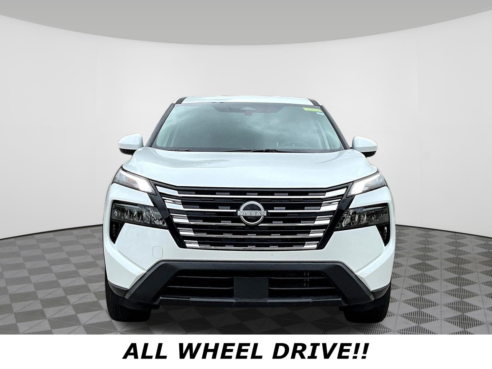 Certified 2026 Nissan Rogue SV AWD/4WD image 2