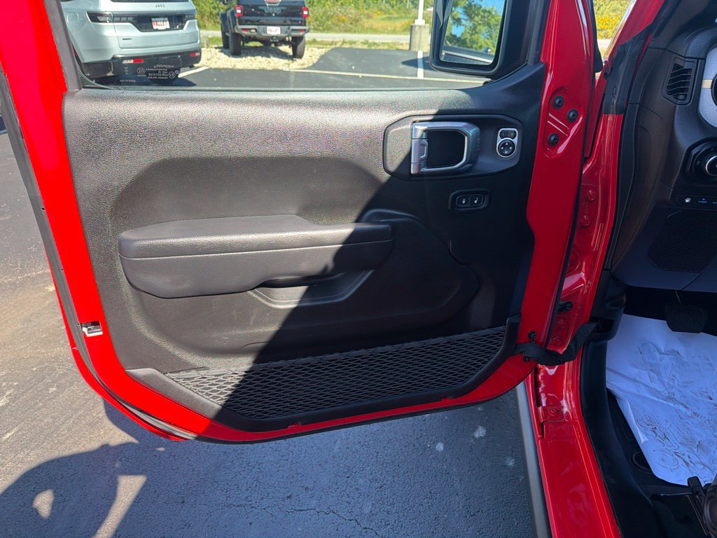 Used 2025 Jeep Wrangler Unlimited Sport S 4xe AWD/4WD image 16
