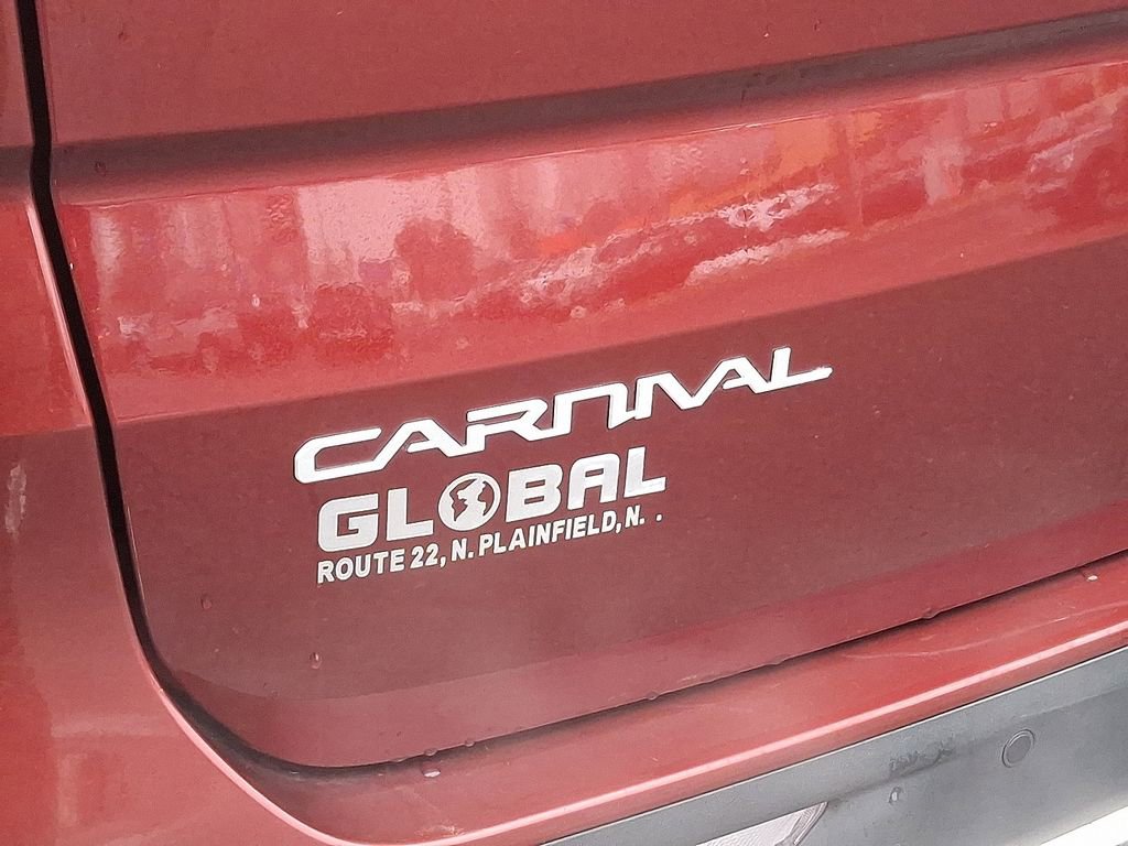 Used 2024 Kia Carnival SX Prestige image 32