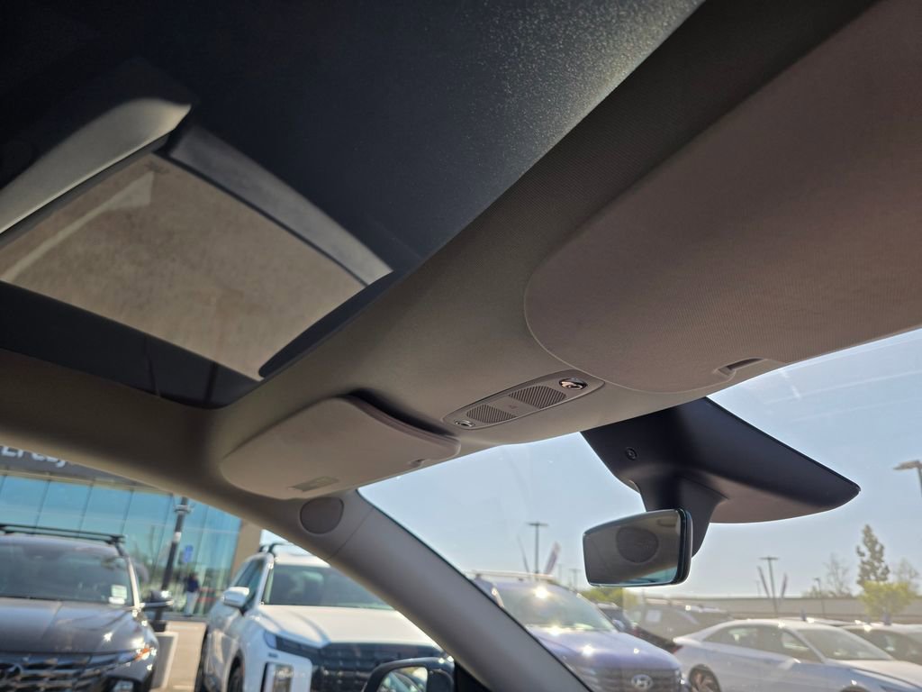 Used 2025 Tesla Model Y Performance image 12