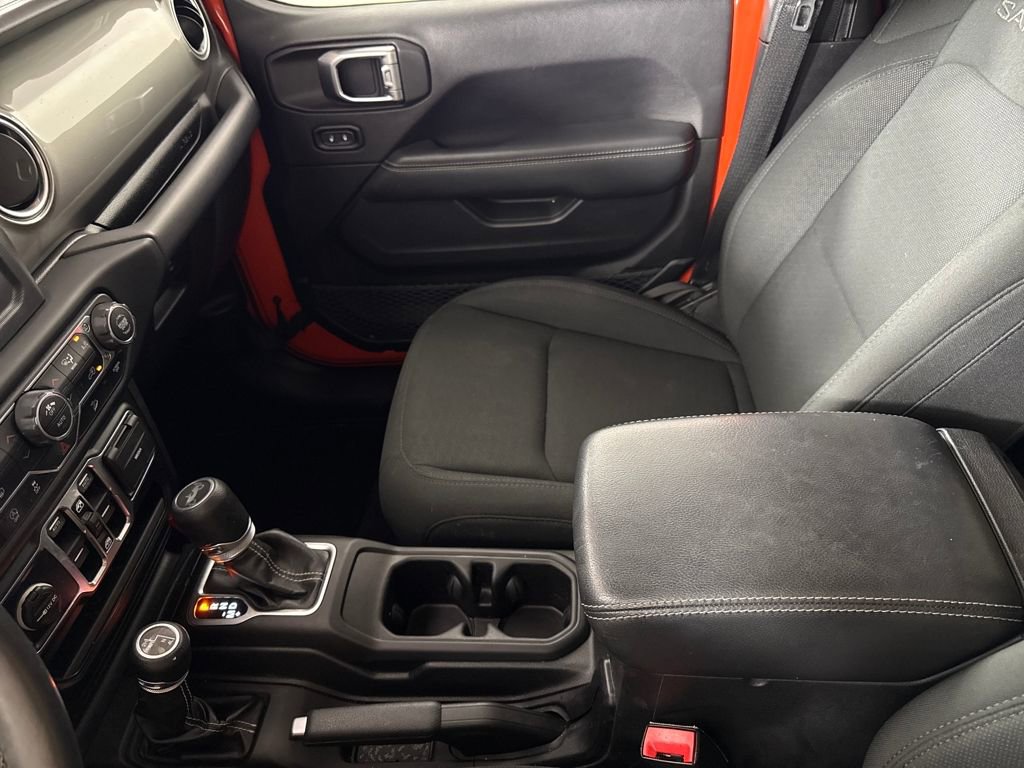 Used 2019 Jeep Wrangler Unlimited Sahara image 17