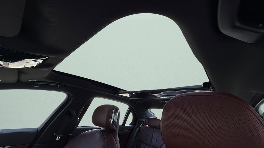 Certified 2023 BMW 740i image 15