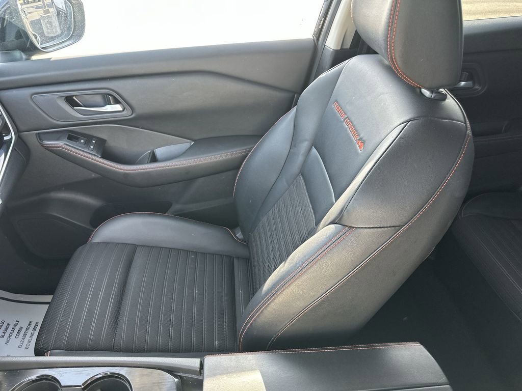 Used 2025 Nissan Rogue SV AWD/4WD image 22