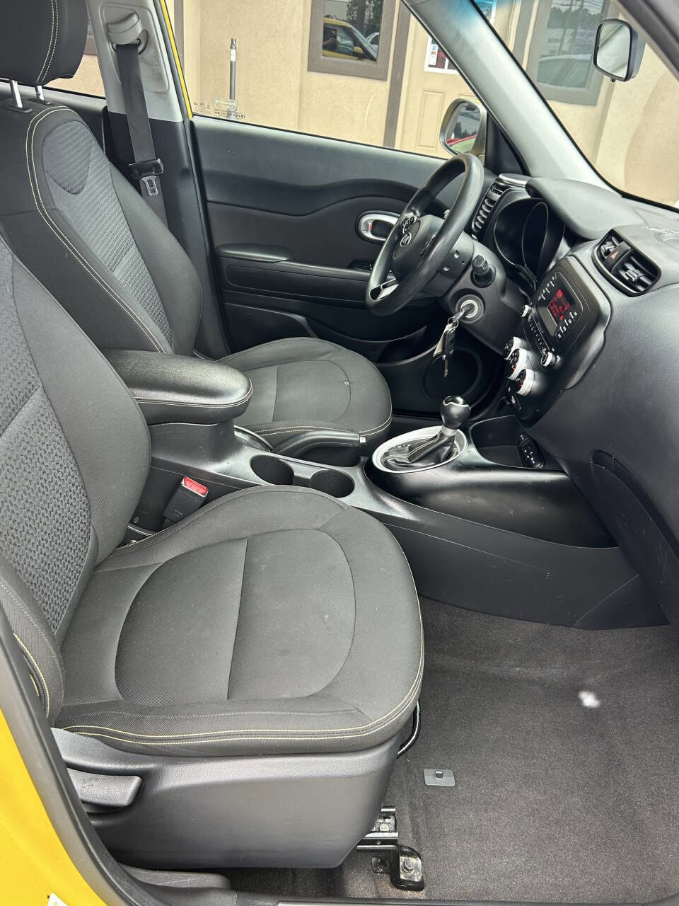 Used 2015 Kia Soul + image 13
