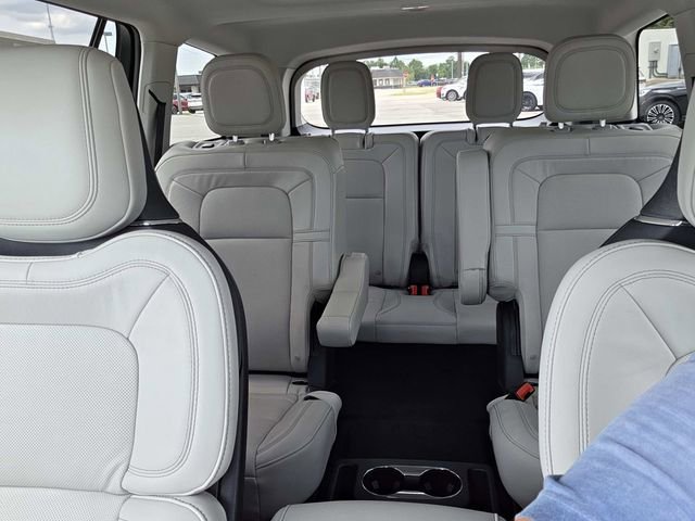 New 2025 Lincoln Aviator Reserve w/ Luxury Package image 16