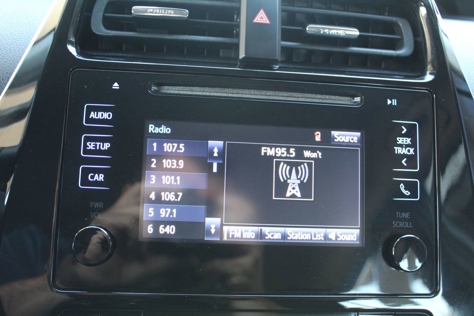 Used 2017 Toyota Prius Four FWD image 15
