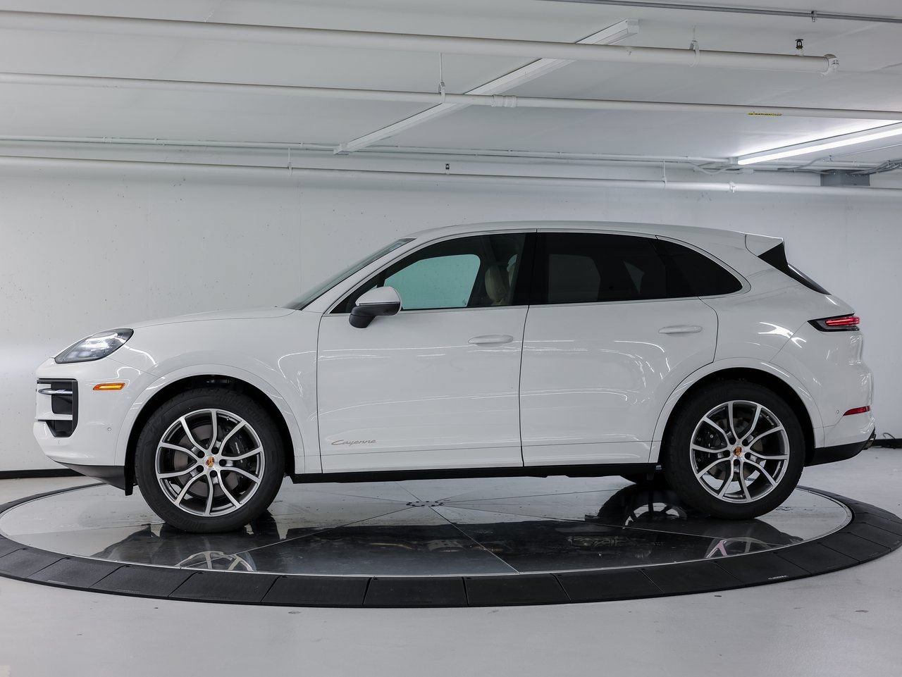Certified 2026 Porsche Cayenne AWD/4WD image 2
