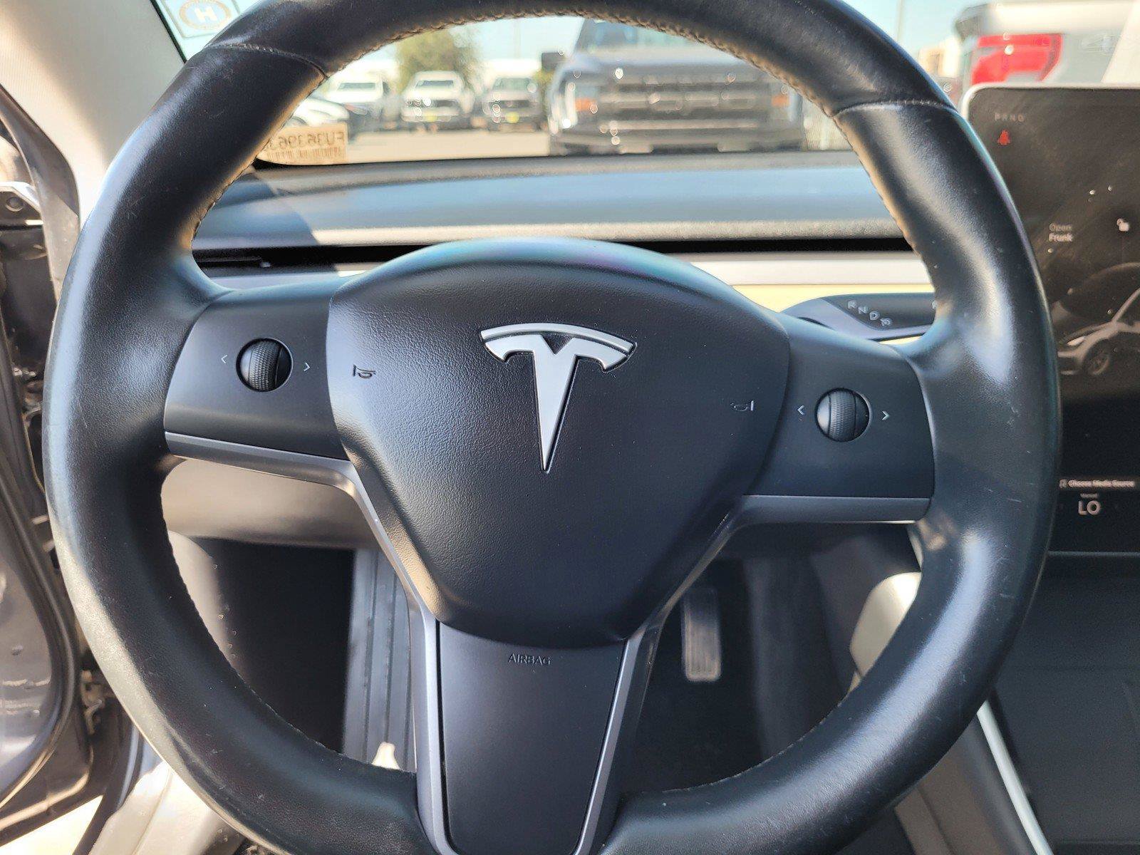 Used 2018 Tesla Model 3 Mid Range RWD image 34