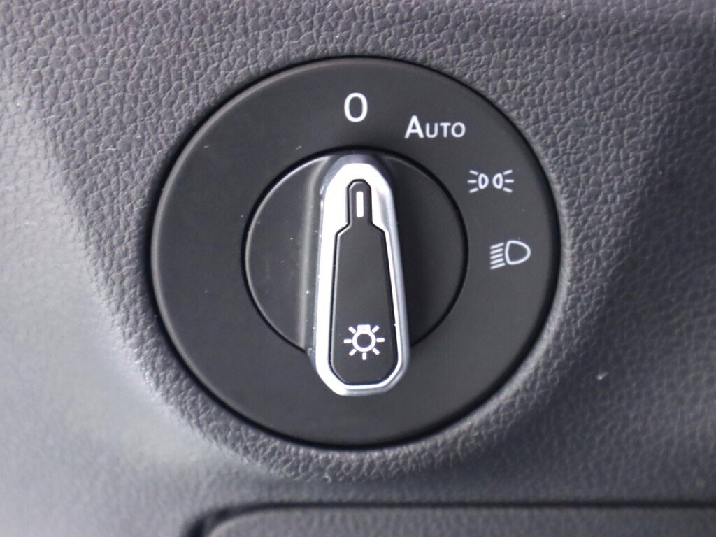 Used 2023 Volkswagen Jetta Sport image 10