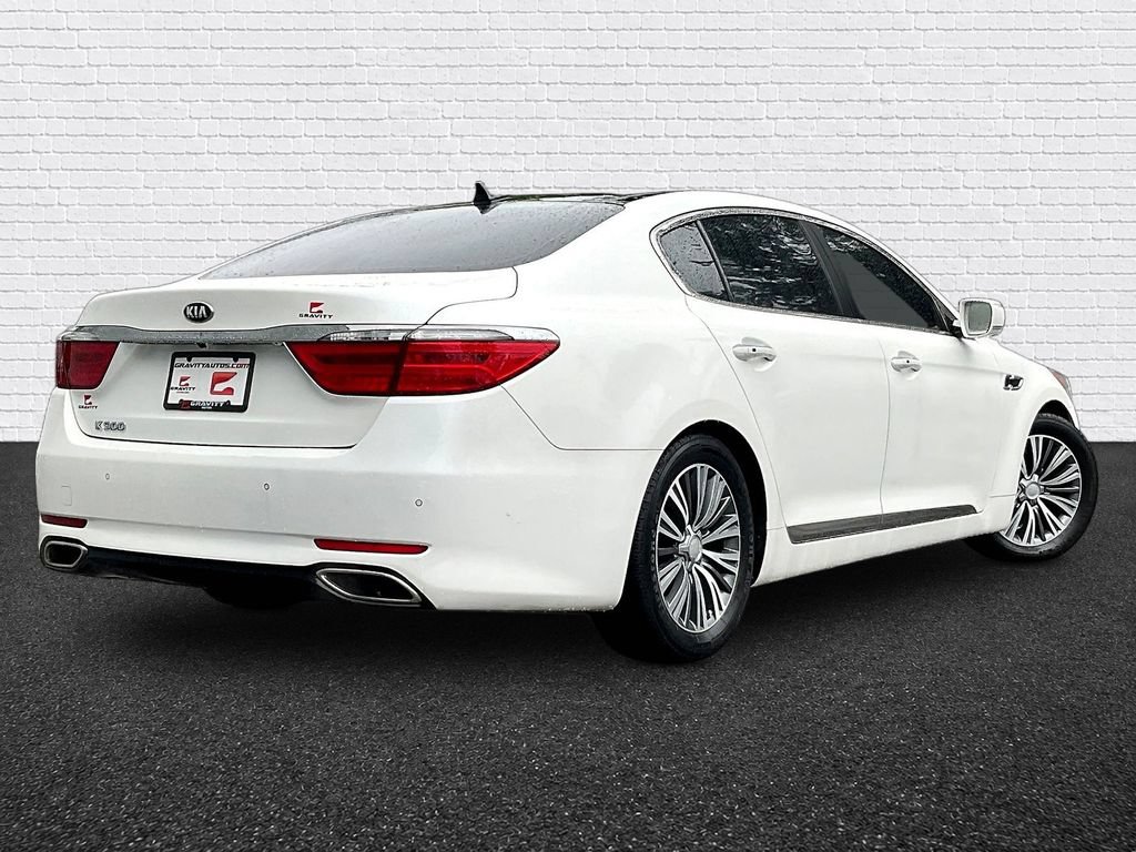Used 2017 Kia K900 Luxury w/ VIP Package RWD image 5