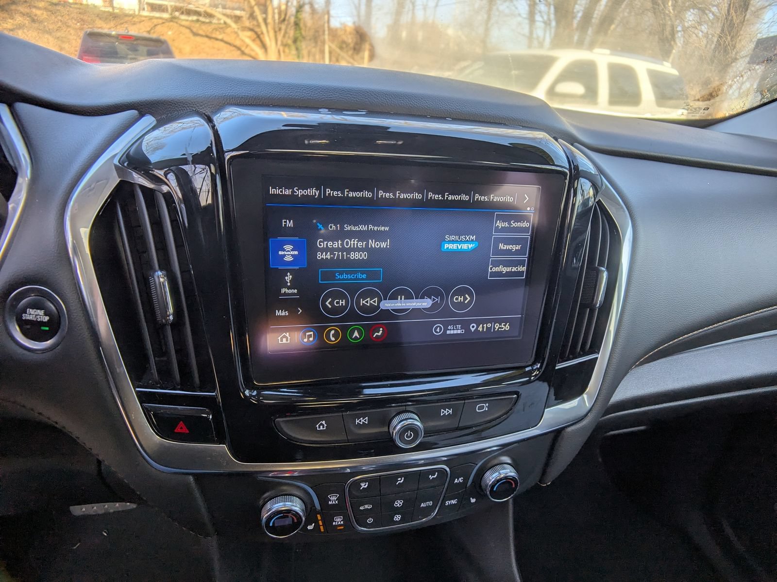 Used 2020 Chevrolet Traverse LT w/ LT Premium Package AWD/4WD image 21