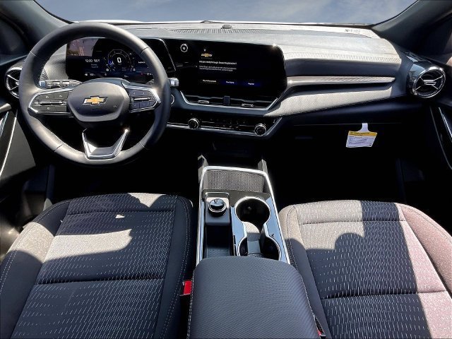 Used 2026 Chevrolet Equinox LT FWD image 5