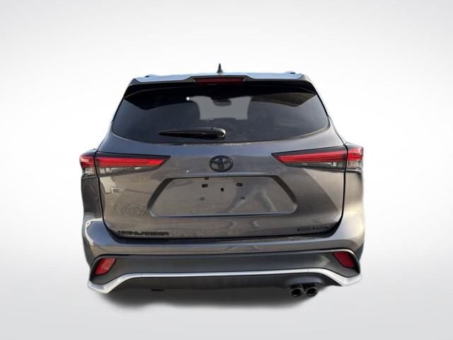 Used 2023 Toyota Highlander L image 5