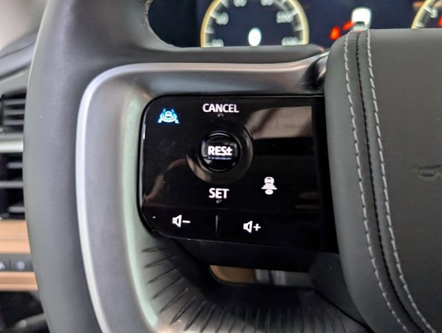 Used 2025 INFINITI QX80 Sensory image 22