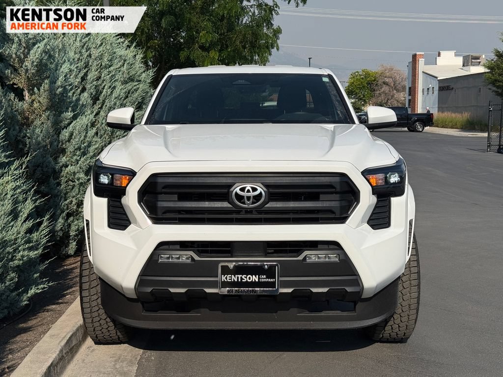 Used 2025 Toyota Tacoma SR5 AWD/4WD image 3