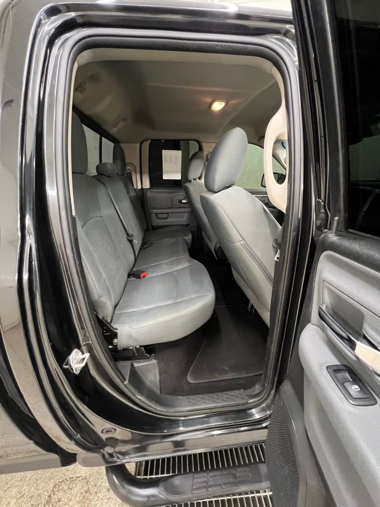 Used 2017 RAM 1500 Classic SLT image 8