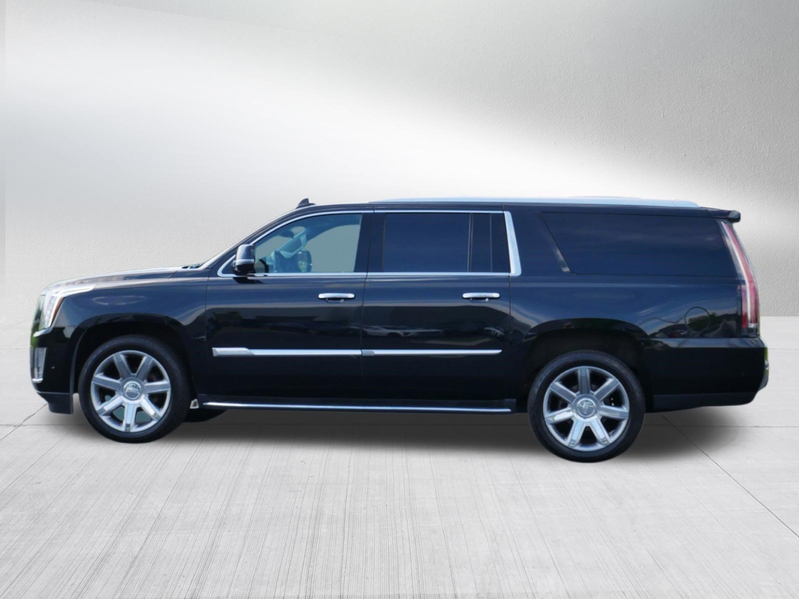 Used 2019 Cadillac Escalade ESV Luxury AWD/4WD image 4