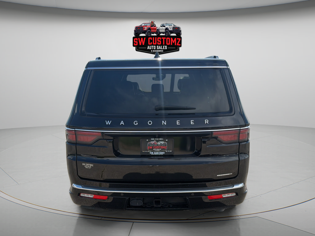 Used 2024 Jeep Wagoneer L Series II RWD image 6