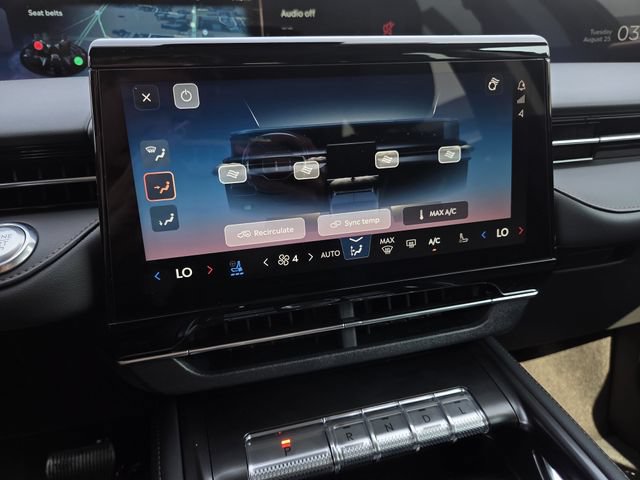 New 2026 Lincoln Nautilus Reserve w/ Jet Appearance Package AWD/4WD image 10