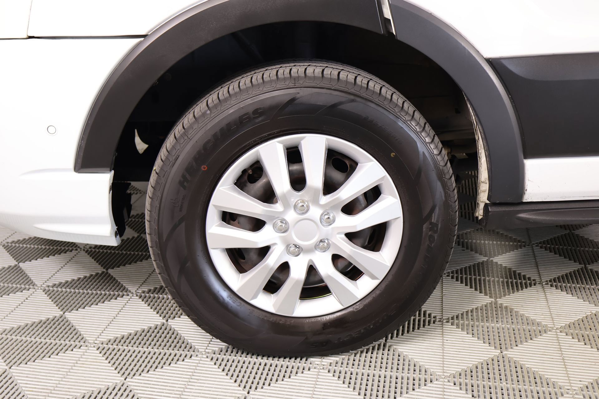 Used 2023 Ford Transit 350 XLT image 17