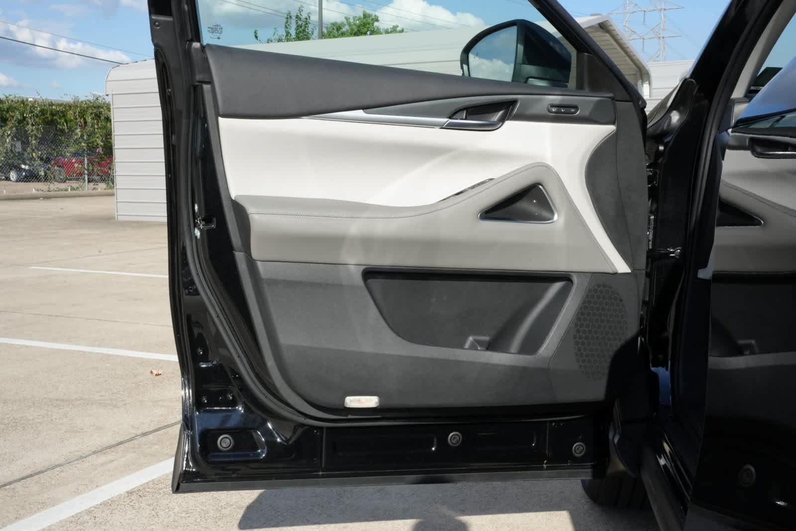 Certified 2027 INFINITI QX60 Luxe w/ Cargo Package FWD image 18