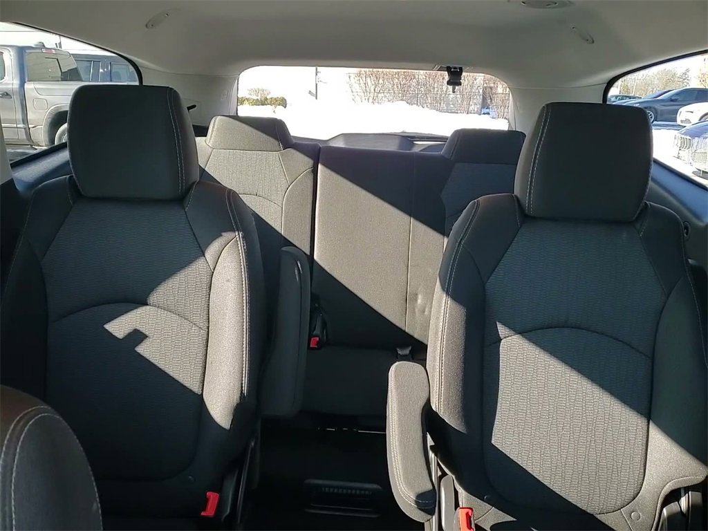 Used 2017 Chevrolet Traverse LT w/ Style and Technology Package image 33