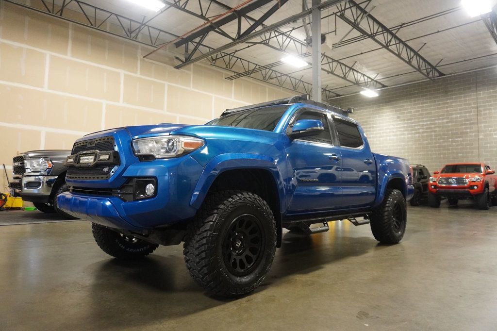 Used 2016 Toyota Tacoma TRD Sport image 2