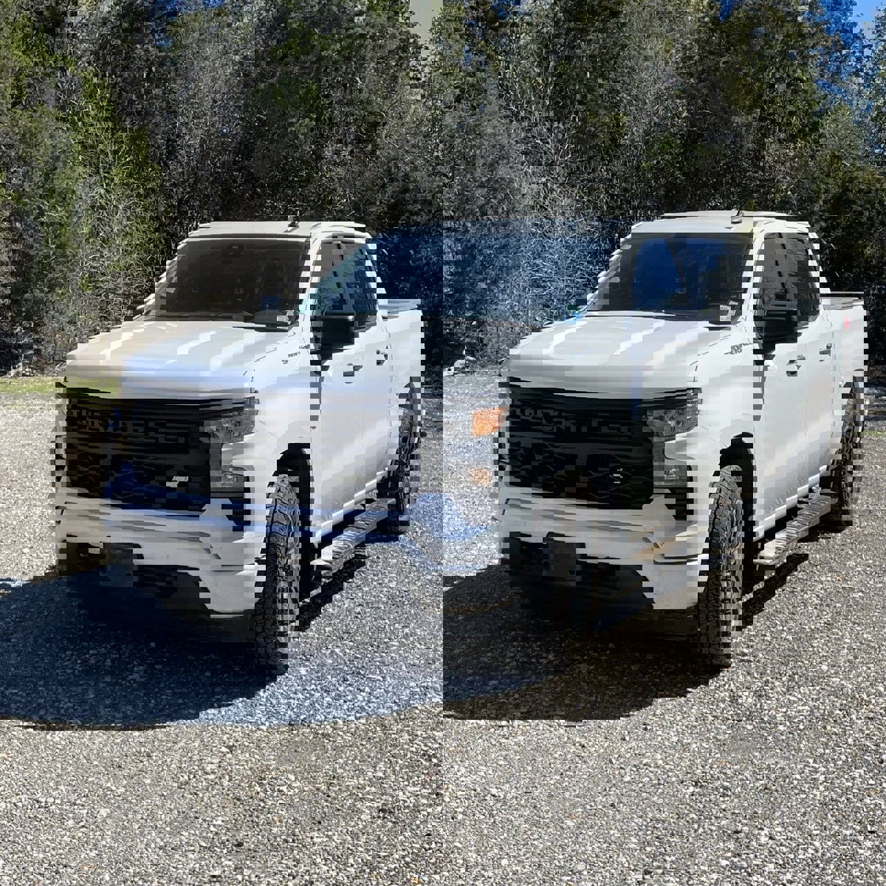 Used 2023 Chevrolet Silverado 1500 Custom image 1