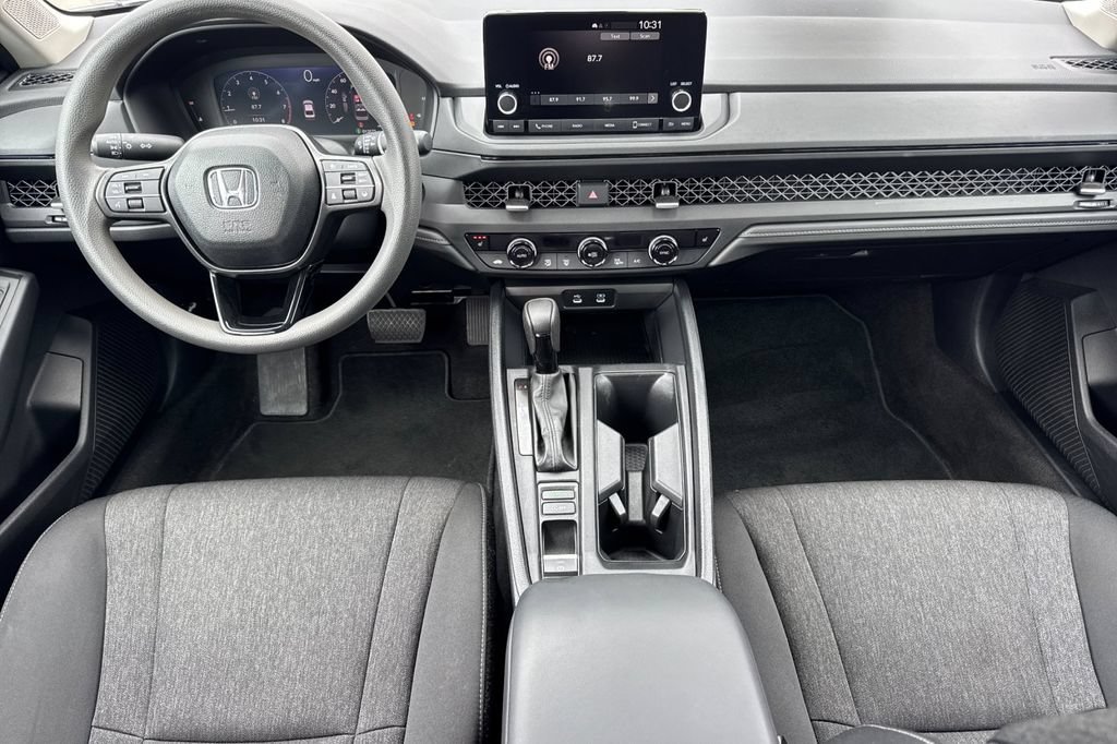 Certified 2025 Honda Accord SE image 17