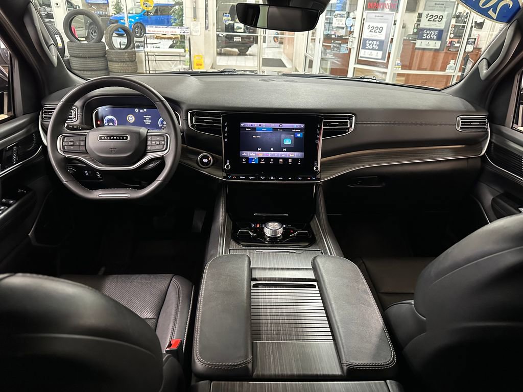 Certified 2024 Jeep Wagoneer Series III AWD/4WD image 14