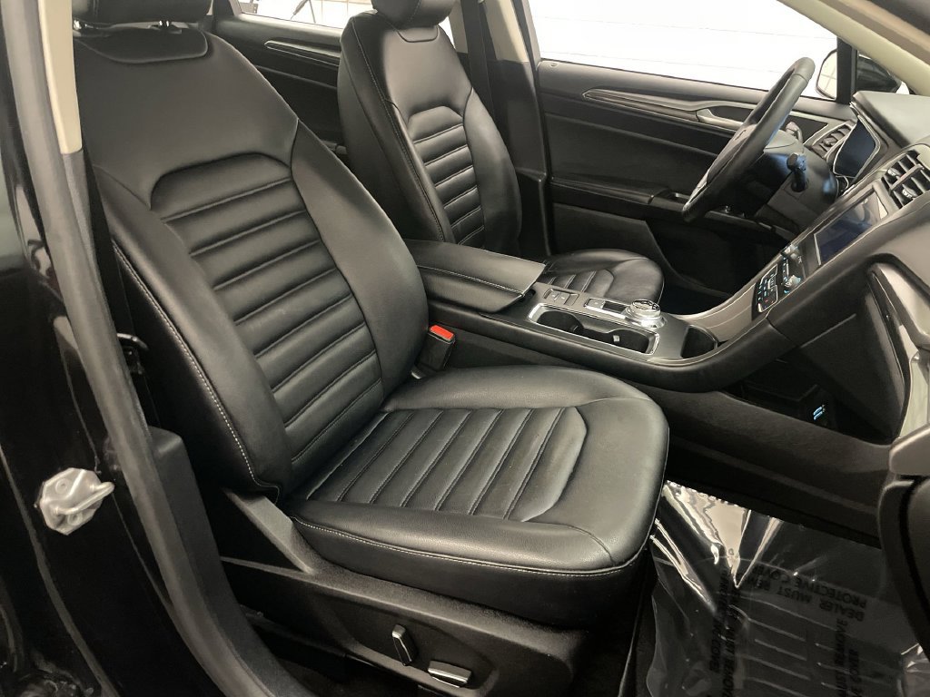 Used 2020 Ford Fusion SEL FWD image 21