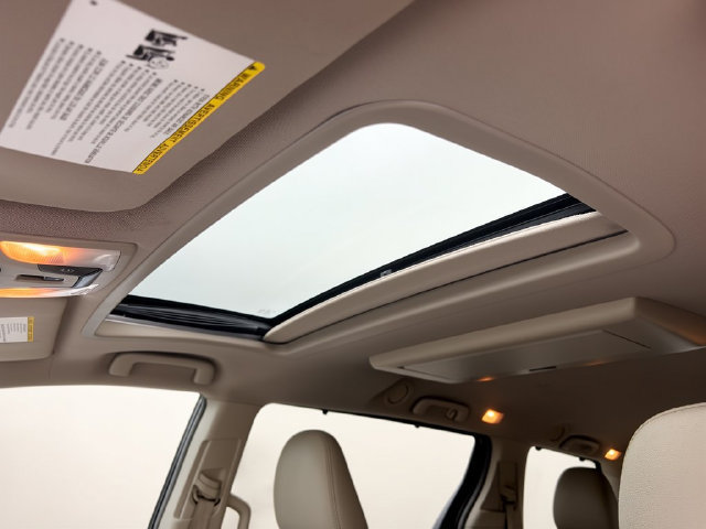 Used 2017 Toyota Sienna XLE Premium FWD image 26