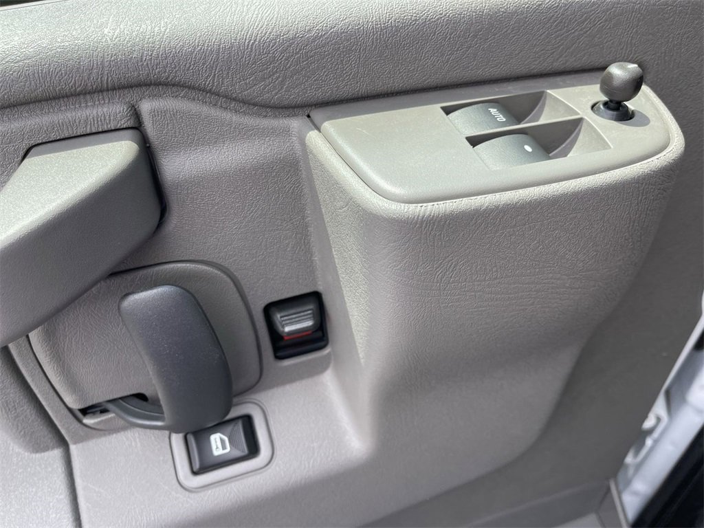 New 2025 Chevrolet Express 3500 Extended w/ Driver Convenience Package image 8