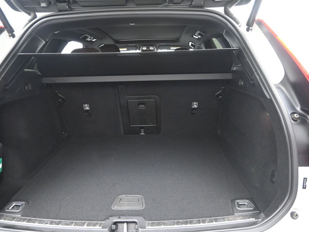 Used 2024 Volvo XC60 B5 Plus w/ Protection Package Premier image 12