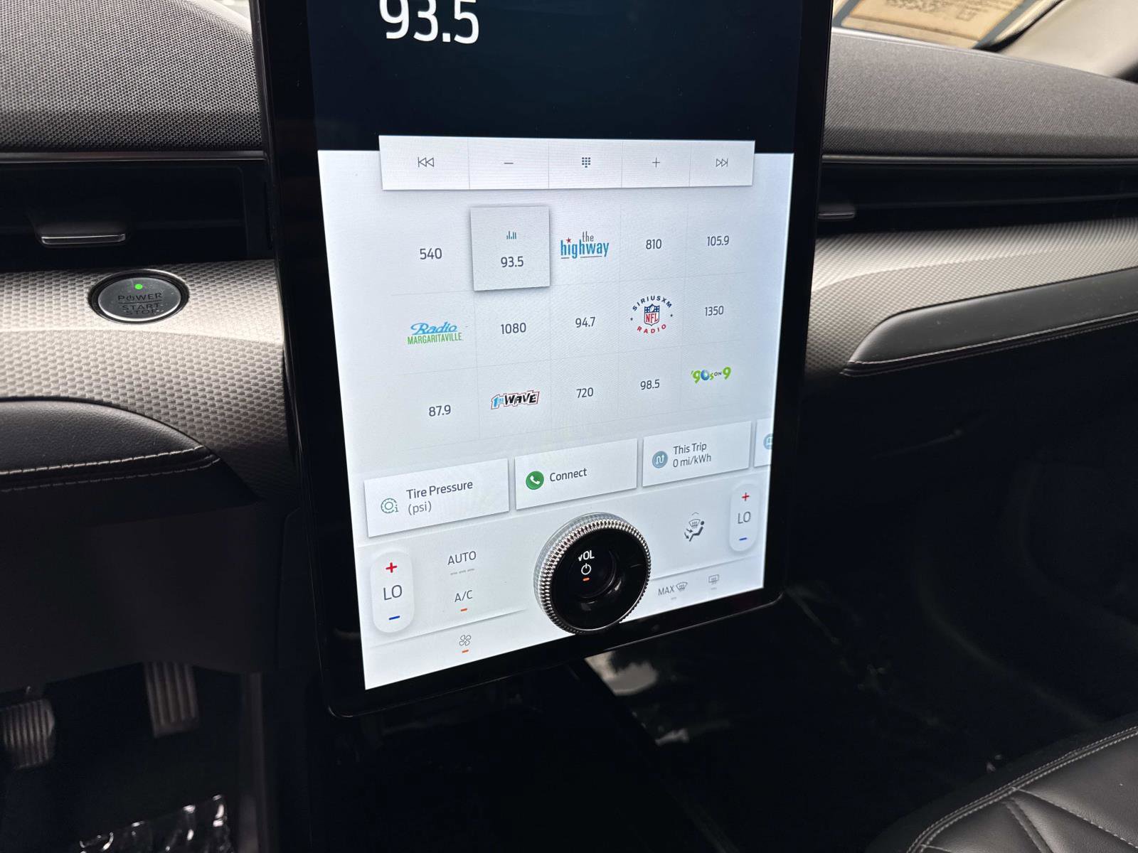 Used 2021 Ford Mustang Mach-E Select image 24