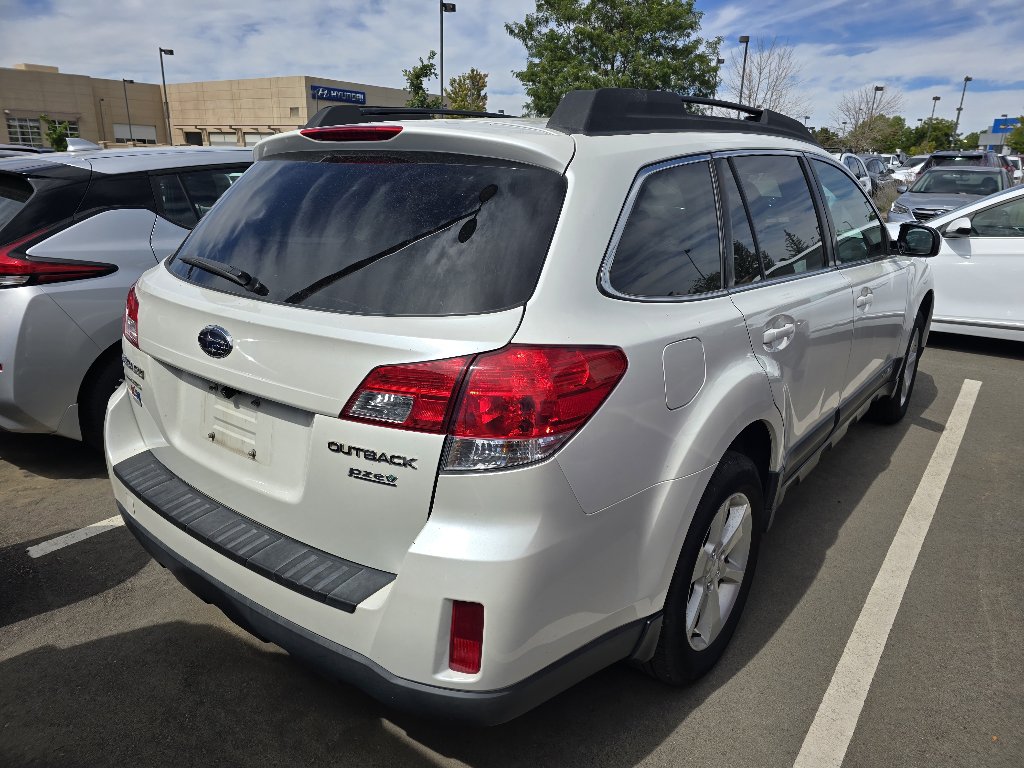 Used 2013 Subaru Outback 2.5i Premium AWD/4WD image 16