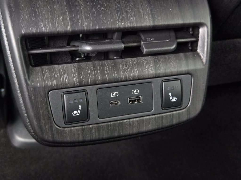 Used 2024 Nissan Ariya FWD image 15
