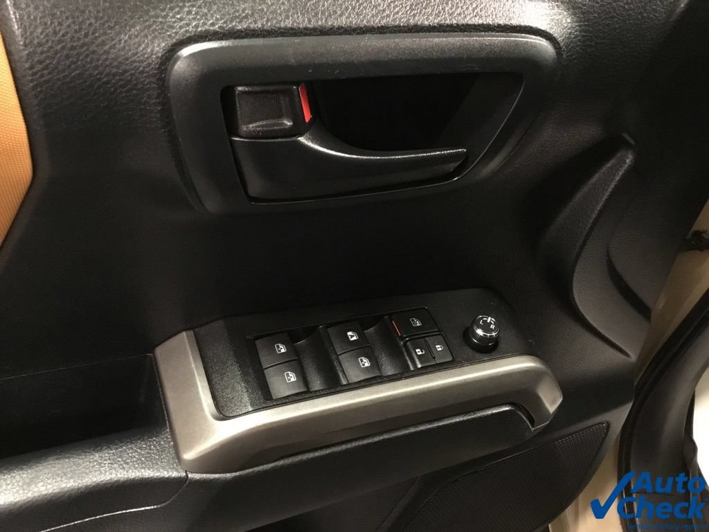 Used 2016 Toyota Tacoma SR5 w/ SR5 Appearance Package (SN) AWD/4WD image 25