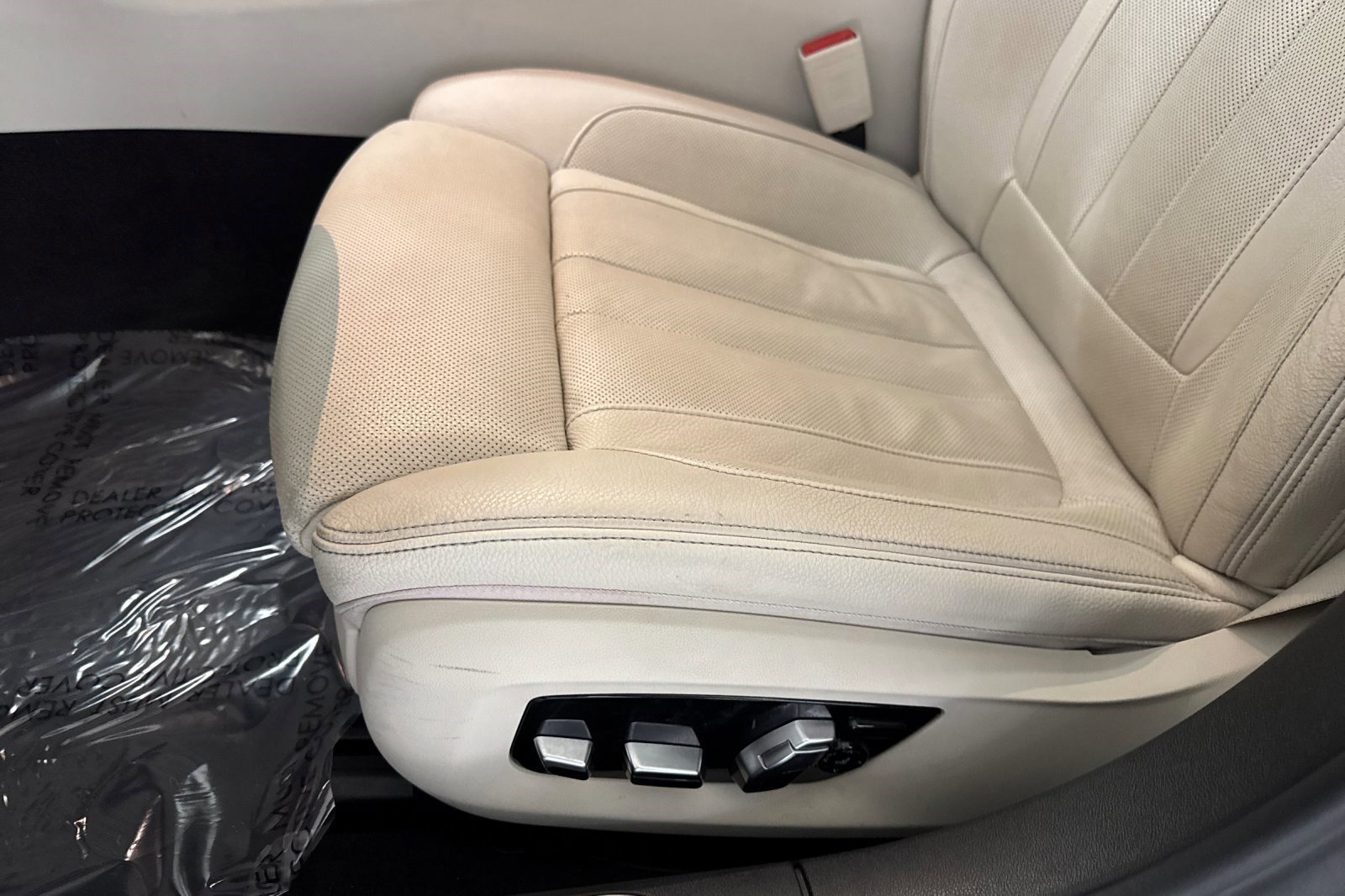 Used 2019 BMW 740i w/ Executive Package image 15