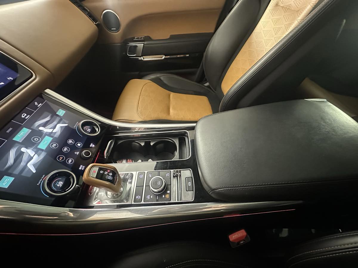 Used 2020 Land Rover Range Rover Sport SVR image 41
