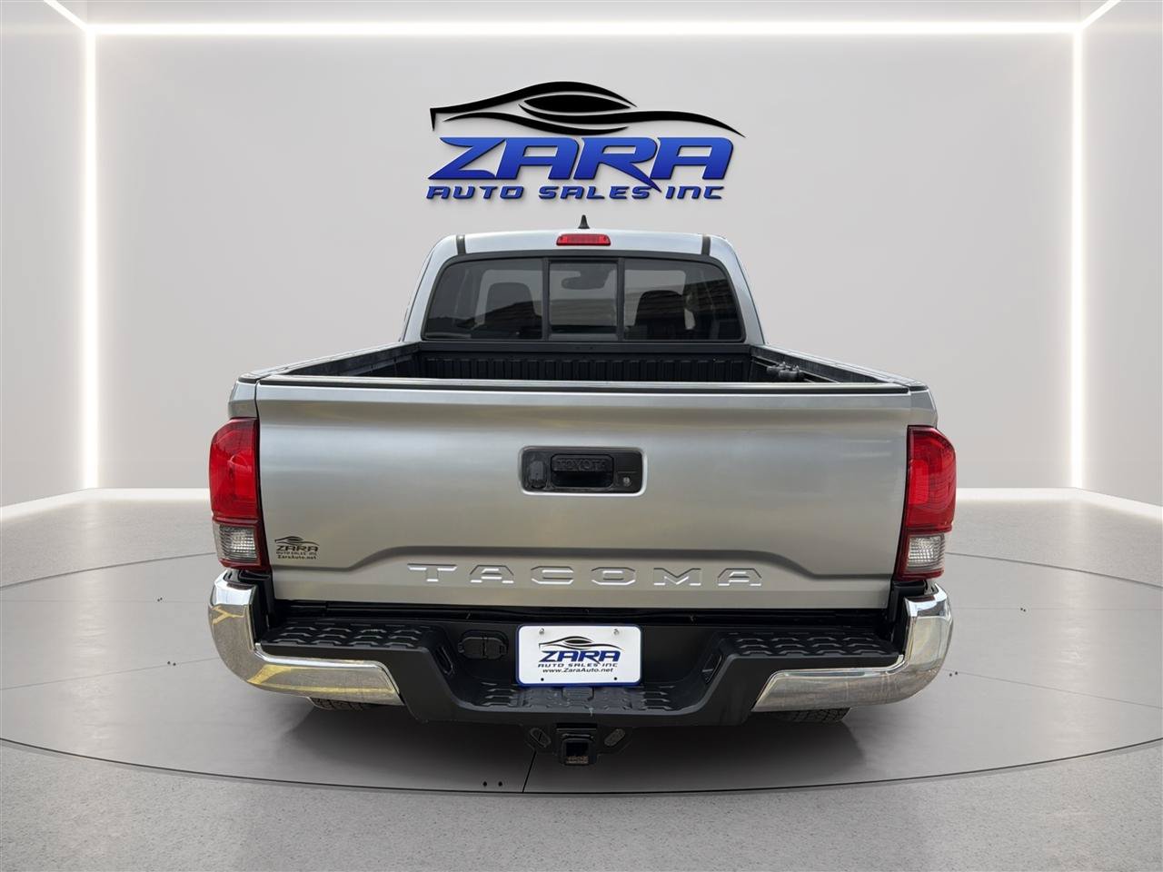 Used 2020 Toyota Tacoma SR5 w/ Blackout Package AWD/4WD image 6