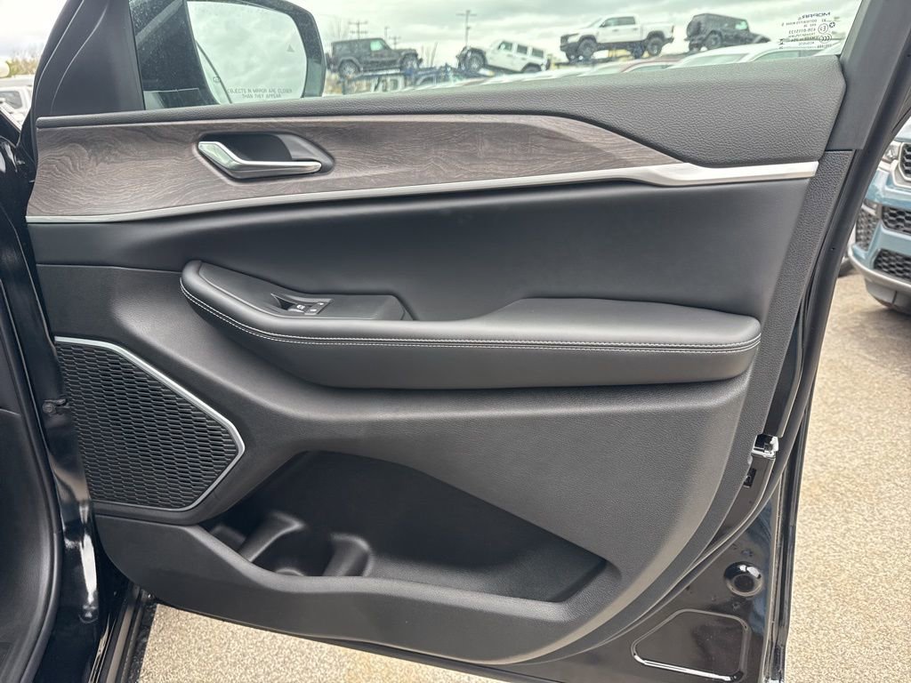 New 2026 Jeep Grand Cherokee Limited image 31