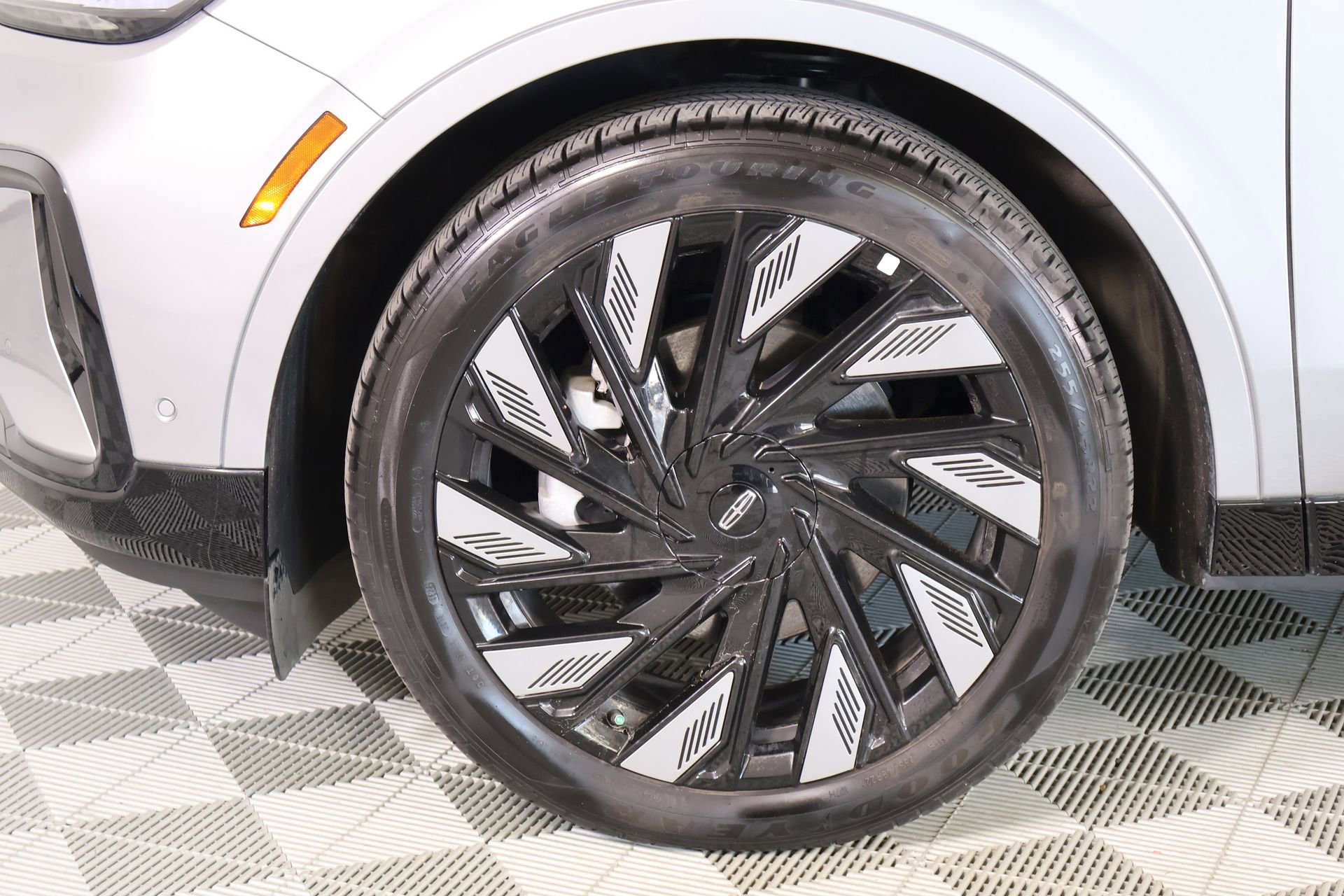 Used 2024 Lincoln Nautilus Reserve w/ Equipment Group 203A image 20