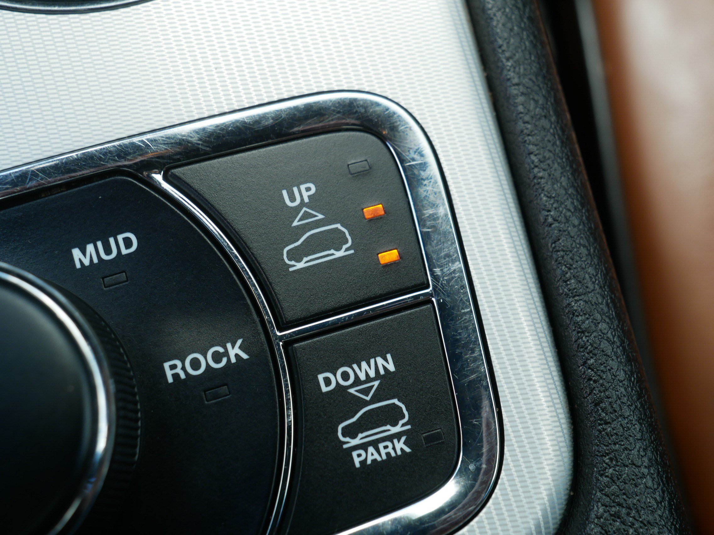 Used 2021 Jeep Grand Cherokee Summit AWD/4WD image 36
